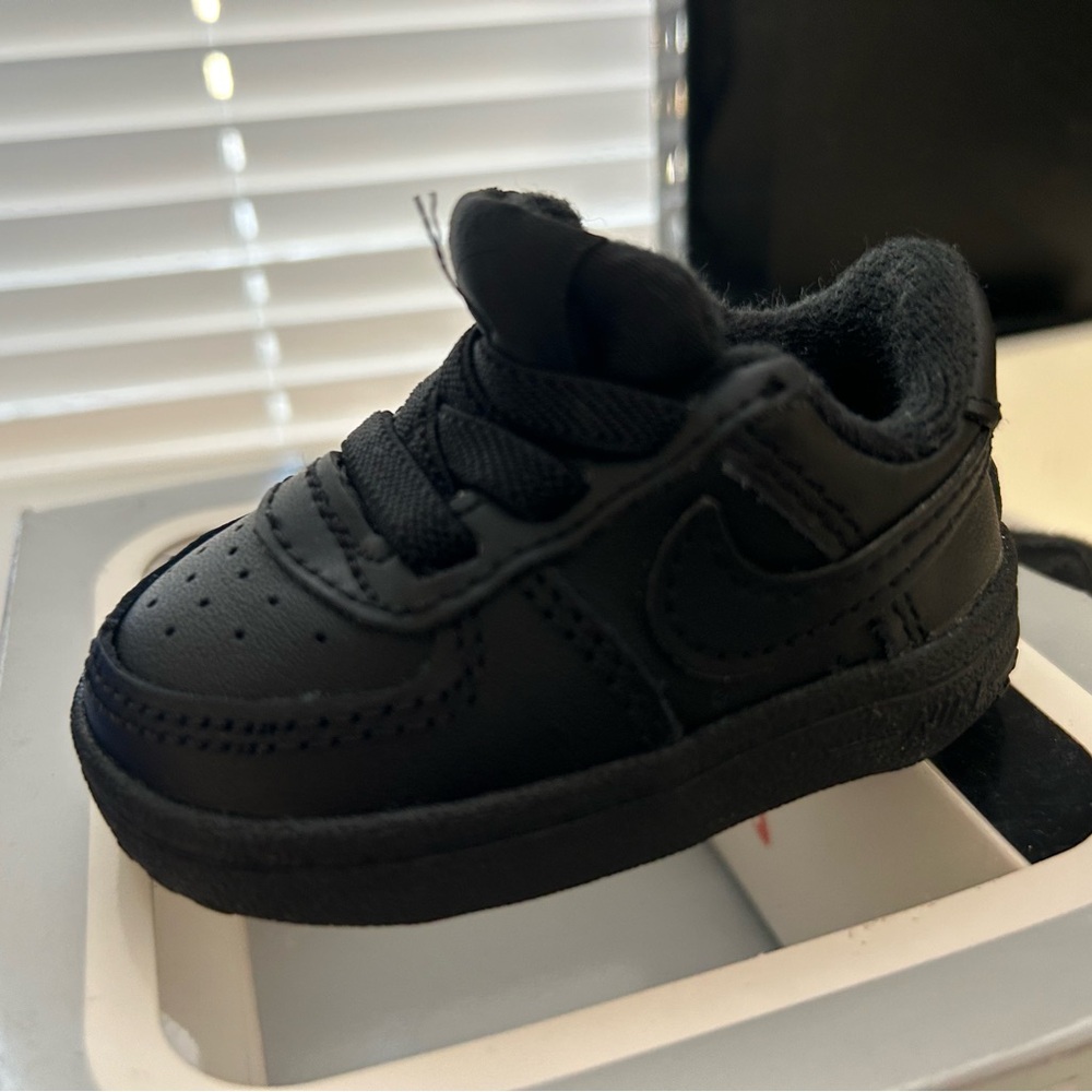 NIKE black size 1c
